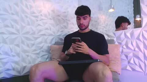 Snapshot of mike_collim chatting on February 20, 2025, 6:02 pm Mike online show from February 20, 2025, 6:02 pm