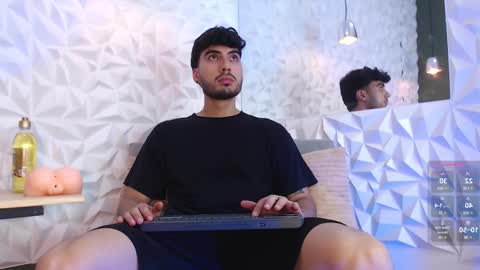 Snapshot of mike_collim chatting on February 28, 2025, 7:03 pm Mike online show from February 28, 2025, 7:03 pm