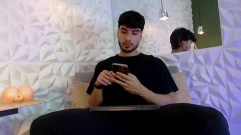 Snapshot of mike_collim chatting on March 8, 2025, 9:40 pm Mike online show from March 8, 2025, 9:40 pm