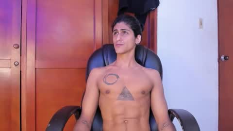 mike_d1030 online show from February 11, 2026, 1:32 am