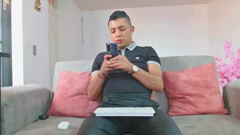 Snapshot of mike_fetish_ chatting on February 20, 2026, 12:16 pm Im Mike online show from February 20, 2026, 12:16 pm