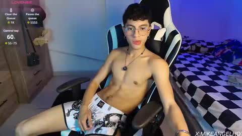 Mike Pineapple online show from March 19, 2026, 3:54 am