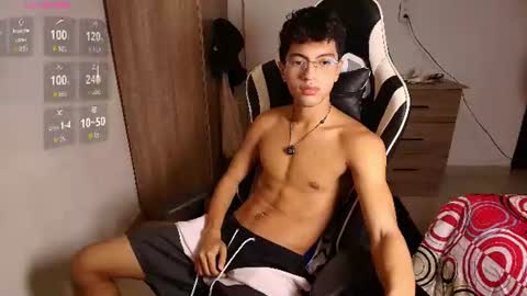 Snapshot of mike_pineapple chatting on July 21, 2026, 3:53 am Mike Pineapple online show from July 21, 2026, 3:53 am