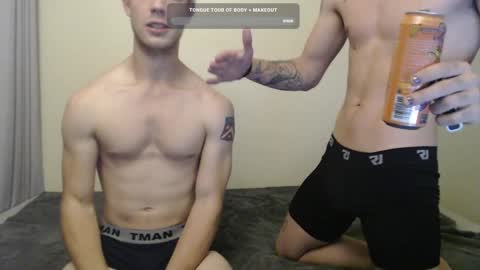 Snapshot of mikeandjax chatting on January 24, 2025, 3:24 pm Hot Buns online show from January 24, 2025, 3:24 pm