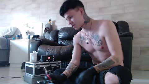 Snapshot of mikeandjax chatting on September 12, 2025, 1:55 pm Hot Buns online show from September 12, 2025, 1:55 pm