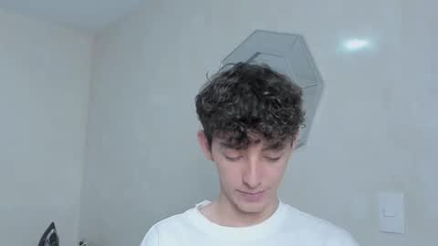 Snapshot of mikebelf4 chatting on December 13, 2025, 8:25 pm Mikebelf4 online show from December 13, 2025, 8:25 pm