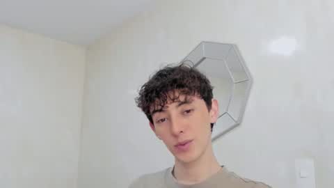 Snapshot of mikebelf4 chatting on December 20, 2025, 4:52 am Mikebelf4 online show from December 20, 2025, 4:52 am