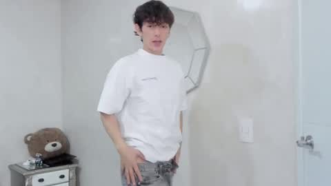 Snapshot of mikebelf4 chatting on February 16, 2026, 10:17 pm Mikebelf4 online show from February 16, 2026, 10:17 pm