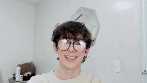 Snapshot of mikebelf4 chatting on February 27, 2026, 12:32 am Mikebelf4 online show from February 27, 2026, 12:32 am