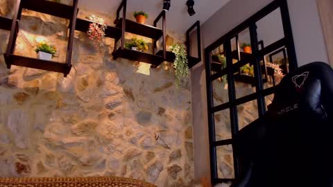 Snapshot of mikeblare chatting on January 14, 2025, 1:15 am Mike Blare online show from January 14, 2025, 1:15 am