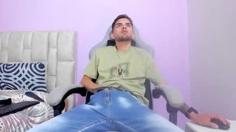 Snapshot of mikebradley15 chatting on February 8, 2026, 3:32 am mikebradley15 online show from February 8, 2026, 3:32 am