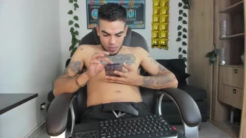 mikee_scooth online show from December 29, 2024, 7:17 am