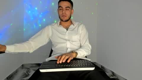 mikee_scooth online show from April 10, 2026, 10:14 pm
