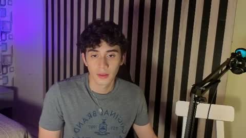 Snapshot of mikevoss_ chatting on June 25, 2026, 7:07 pm Mike online show from June 25, 2026, 7:07 pm