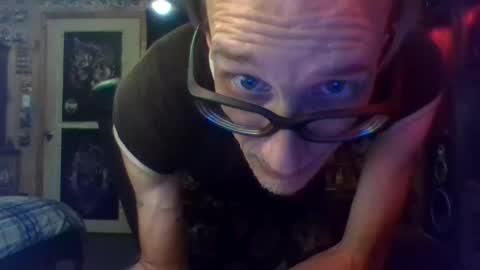 Snapshot of mikey33436 chatting on September 24, 2025, 1:09 am Michael online show from September 24, 2025, 1:09 am