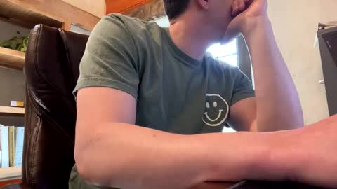 mikeydubs10 online show from April 24, 2026, 12:51 pm