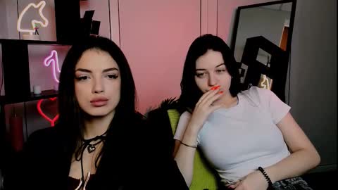 miki_ti online show from November 20, 2025, 9:20 am