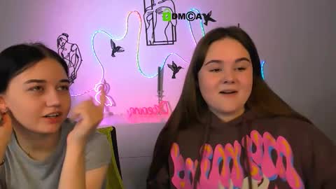 miki_ti online show from December 18, 2025, 6:08 am