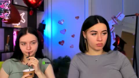 miki_ti online show from February 19, 2026, 7:54 pm