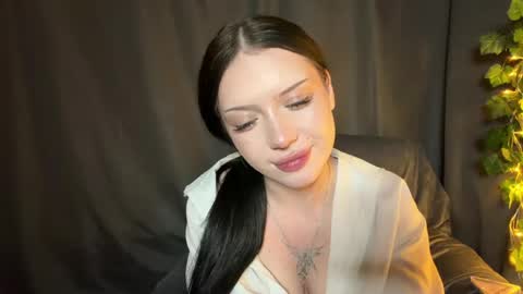 Mia online show from May 31, 2026, 6:09 pm