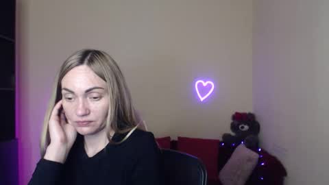 Snapshot of mikkey_mouse8 chatting on April 18, 2026, 6:12 pm Adalina online show from April 18, 2026, 6:12 pm