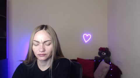 Snapshot of mikkey_mouse8 chatting on April 19, 2026, 5:23 pm Adalina online show from April 19, 2026, 5:23 pm