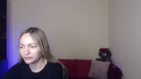 Snapshot of mikkey_mouse8 chatting on April 21, 2026, 6:12 pm Adalina online show from April 21, 2026, 6:12 pm