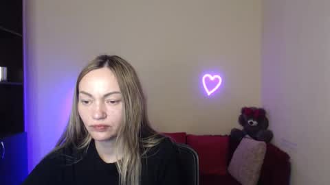 Snapshot of mikkey_mouse8 chatting on May 5, 2026, 11:29 am Adalina online show from May 5, 2026, 11:29 am