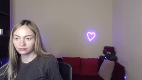 Snapshot of mikkey_mouse8 chatting on May 6, 2026, 11:26 am Adalina online show from May 6, 2026, 11:26 am