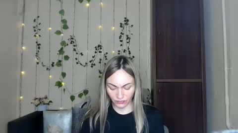 Snapshot of mikkey_mouse8 chatting on May 8, 2026, 11:26 am Adalina online show from May 8, 2026, 11:26 am