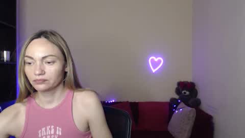 Snapshot of mikkey_mouse8 chatting on May 27, 2026, 11:29 am Adalina online show from May 27, 2026, 11:29 am