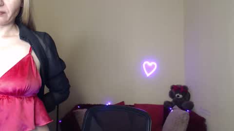 Snapshot of mikkey_mouse8 chatting on May 31, 2026, 5:26 am Adalina online show from May 31, 2026, 5:26 am
