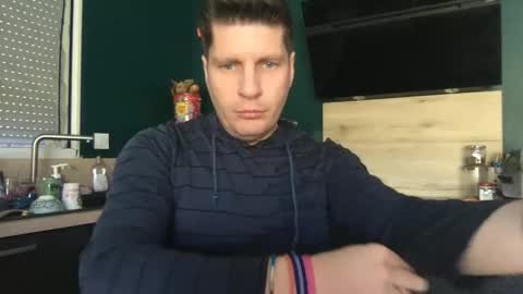 miklp8463 online show from February 27, 2026, 12:38 pm