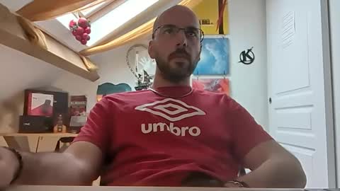 mikmik91 online show from December 24, 2024, 10:33 am