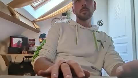 mikmik91 online show from January 9, 2025, 2:29 pm