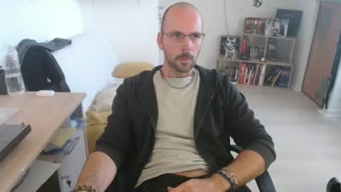 mikmik91 online show from September 29, 2025, 10:20 am