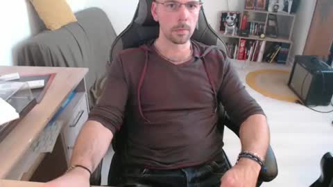 mikmik91 online show from February 24, 2026, 3:21 pm