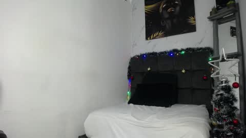 Mikoto Urb online show from December 28, 2024, 11:48 pm