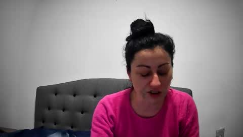 Mikyloveu online show from March 20, 2026, 4:12 pm