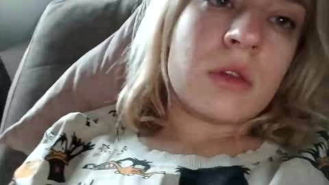 Mila 420 online show from November 30, 2025, 10:52 am