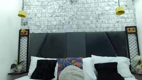 mila_adamss online show from February 14, 2025, 10:59 am
