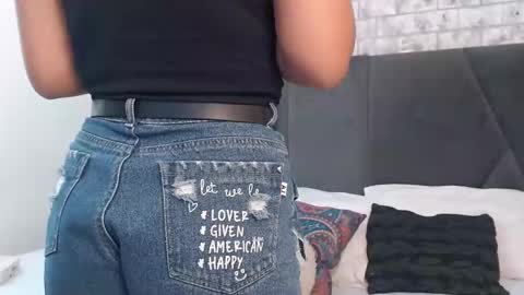 Snapshot of mila_adamss chatting on October 17, 2025, 9:23 am mila_adamss online show from October 17, 2025, 9:23 am