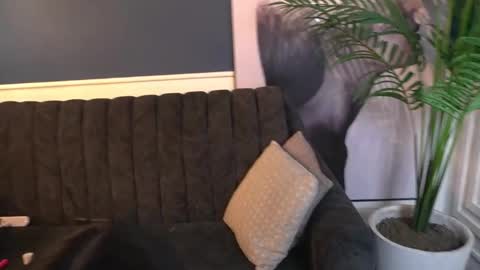 Mila and Nia  online show from April 1, 2026, 4:02 am