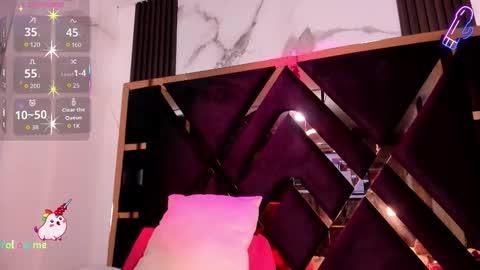 Camila online show from January 18, 2026, 6:12 pm