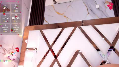 Camila online show from April 18, 2026, 6:56 pm