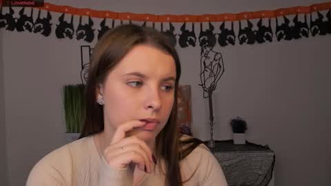 mila_glow online show from October 27, 2025, 8:13 pm