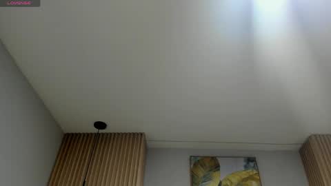 mila_hank online show from April 17, 2026, 12:19 pm