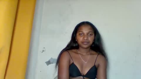 mila_lunah online show from May 10, 2026, 5:07 pm