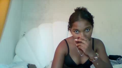mila_lunah online show from May 17, 2026, 6:11 am