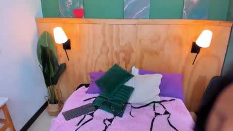 Mila and samy online show from January 14, 2026, 12:22 pm